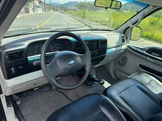 FORD F-250 XLT-L - Imagem 12