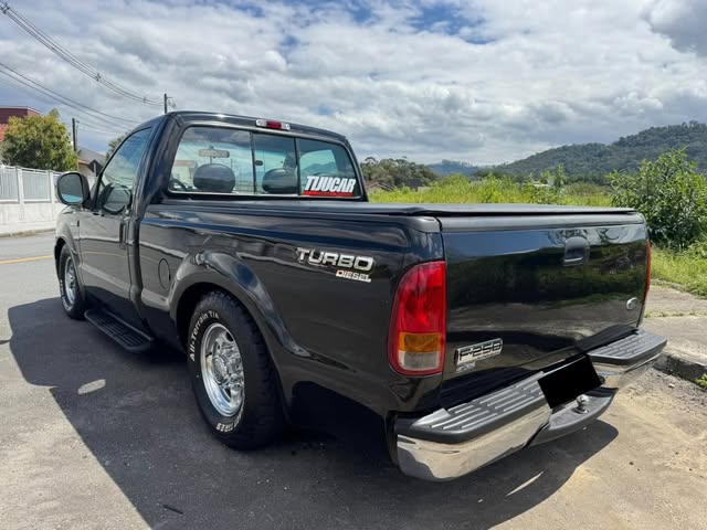 FORD F-250 XLT-L - Imagem 4