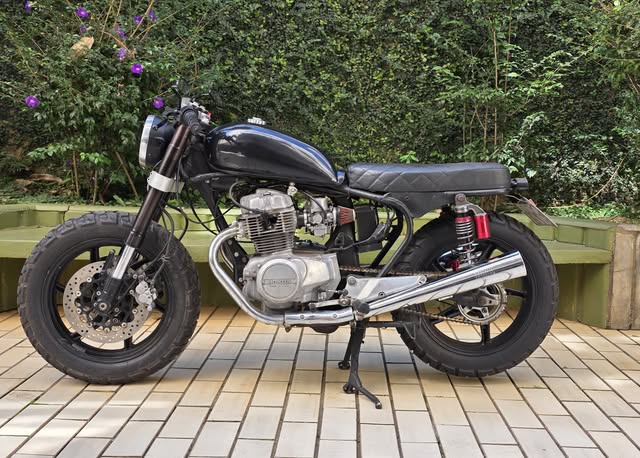 HONDA CB 400 - Imagem 1