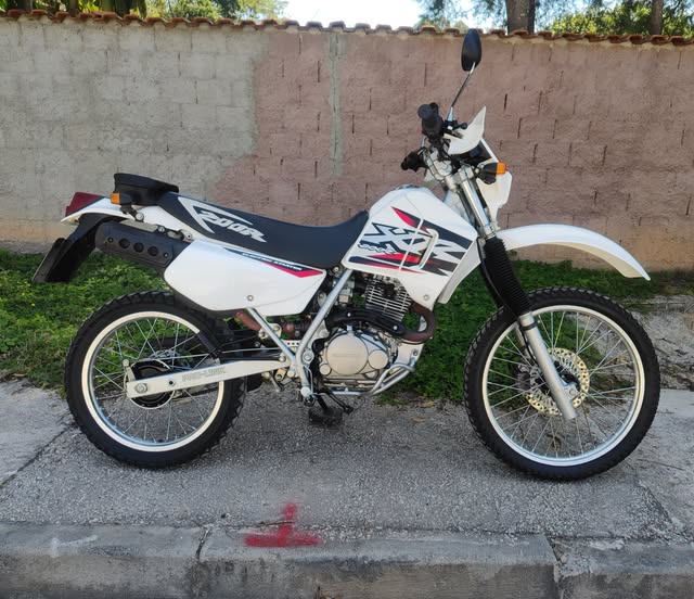 HONDA XR 200 R - Imagem 1