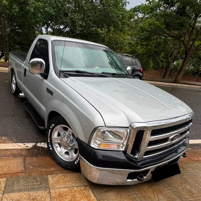FORD F-250 XLT-L - Imagem 1