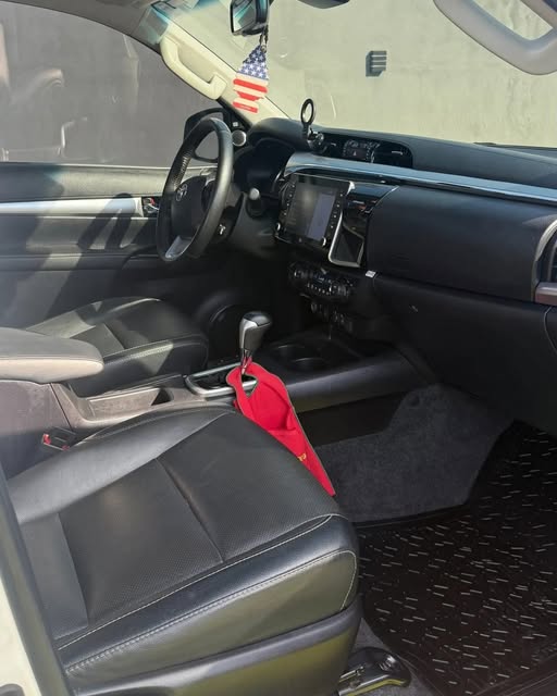 TOYOTA HILUX SRX - Imagem 9