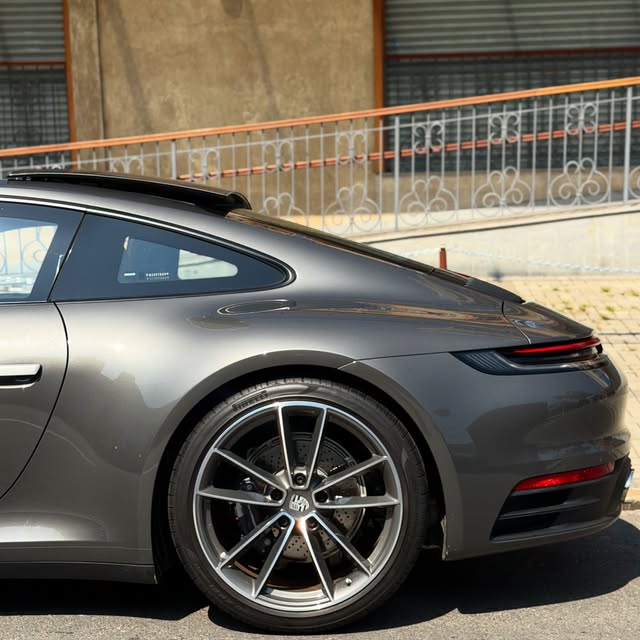 PORSCHE 911 CARRERA 3.0 - Imagem 12