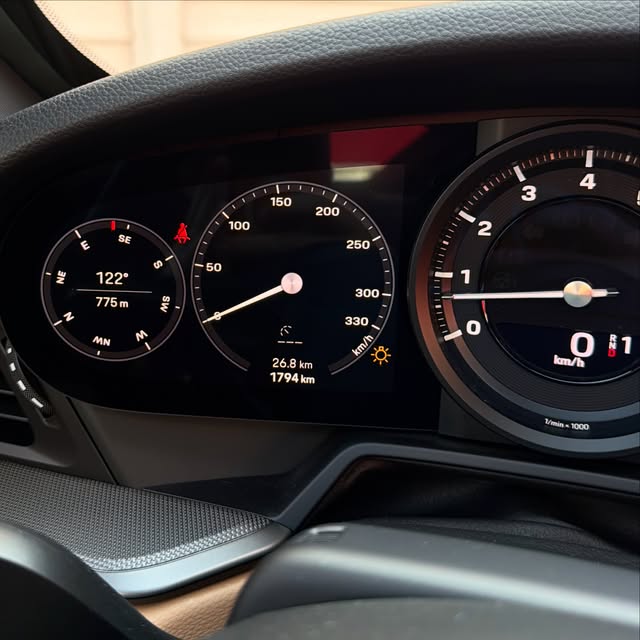PORSCHE 911 CARRERA 3.0 - Imagem 7