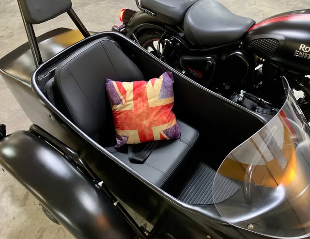 ROYAL ENFIELD CLASSIC 350 - Imagem 8