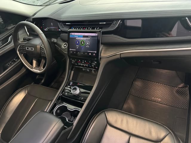 JEEP GRAND CHEROKEE 4XE - Imagem 8