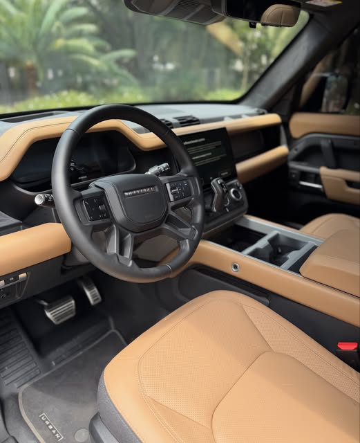 LAND ROVER DEFENDER 110X DYNAMIC HSE HYBRID - Imagem 4