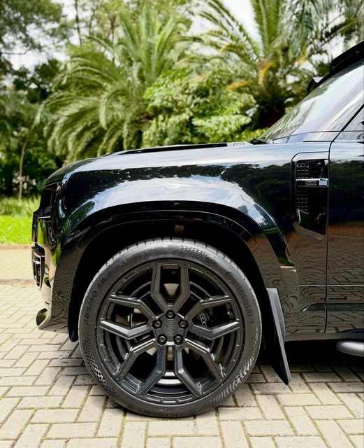 LAND ROVER DEFENDER 110X DYNAMIC HSE HYBRID - Imagem 6