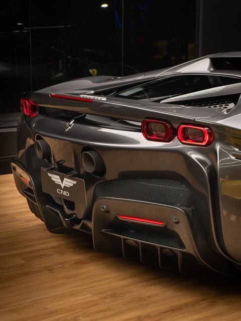 FERRARI SF90 - Imagem 15