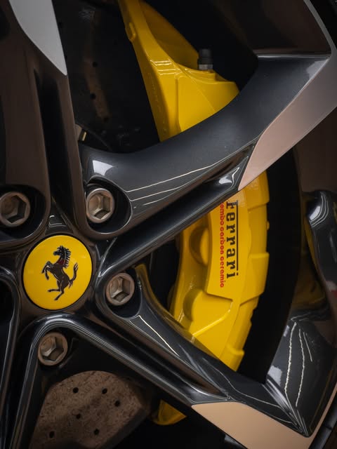 FERRARI SF90 - Imagem 9