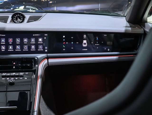 PORSCHE PANAMERA 4S E-HYBRID - Imagem 11