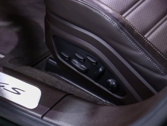 PORSCHE PANAMERA 4S E-HYBRID - Imagem 17