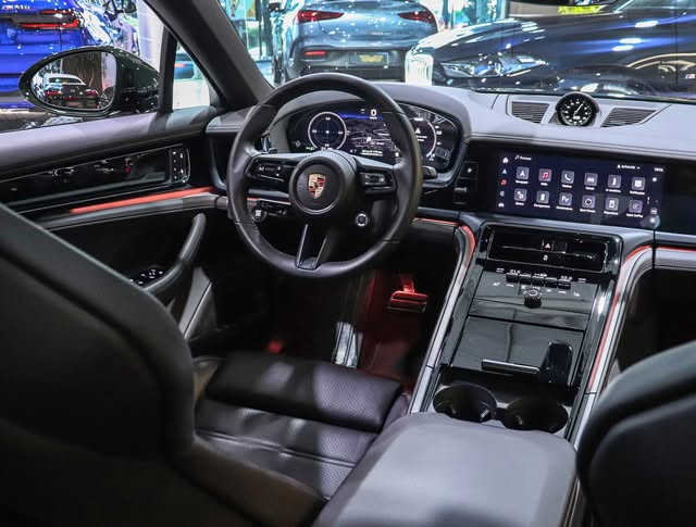 PORSCHE PANAMERA 4S E-HYBRID - Imagem 7