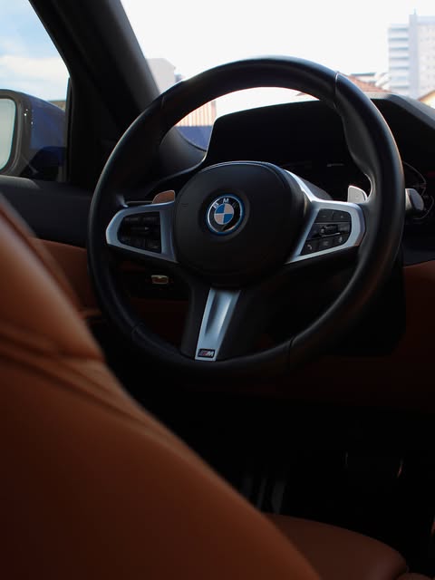 BMW 330E MSPORT - Imagem 9