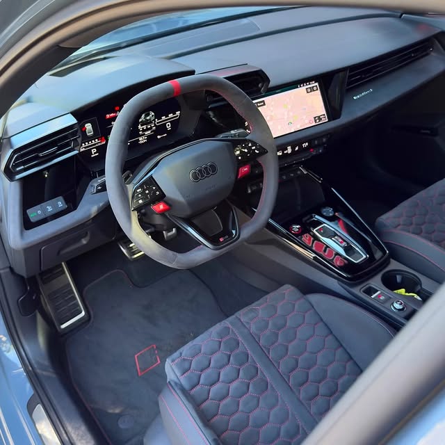 AUDI RS3 2.5 TFSI - Imagem 8