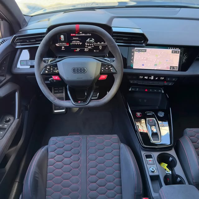 AUDI RS3 2.5 TFSI - Imagem 10