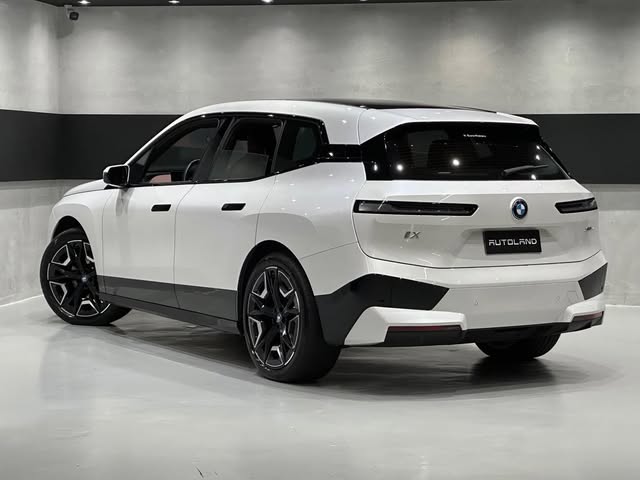 BMW IX XDRIVE50 SPORT - Imagem 2
