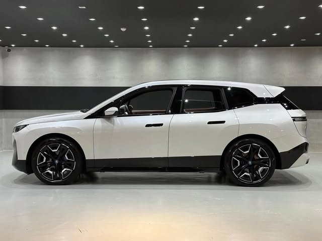 BMW IX XDRIVE50 SPORT - Imagem 5