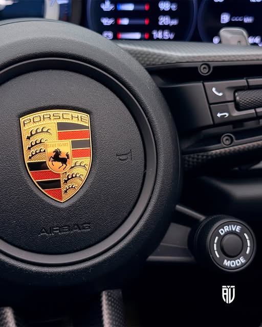 PORSCHE 911 CARRERA GTS CABRIOLET - Imagem 11