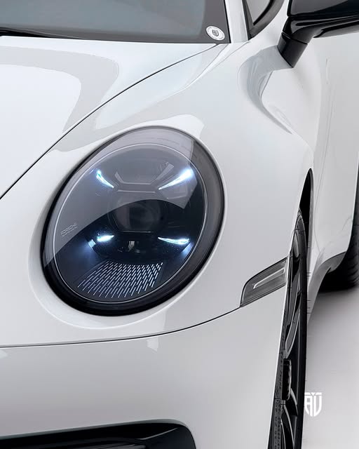 PORSCHE 911 CARRERA GTS CABRIOLET - Imagem 5