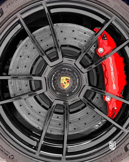 PORSCHE 911 CARRERA GTS CABRIOLET - Imagem 6
