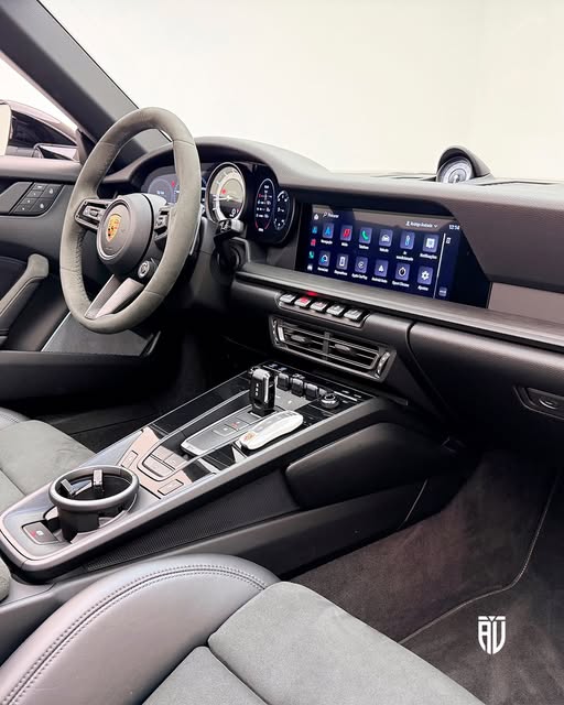 PORSCHE 911 CARRERA GTS CABRIOLET - Imagem 7