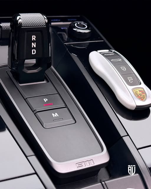 PORSCHE 911 CARRERA GTS CABRIOLET - Imagem 10