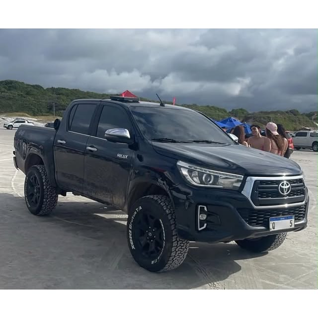 TOYOTA HILUX SRX - Imagem 2