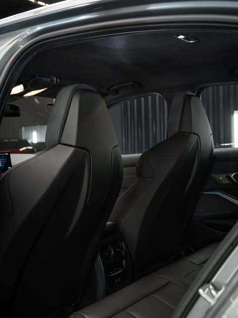BMW M3 COMPETITION - Imagem 18