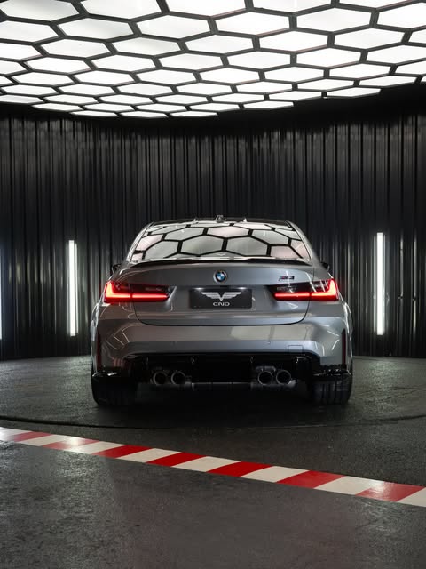 BMW M3 COMPETITION - Imagem 19