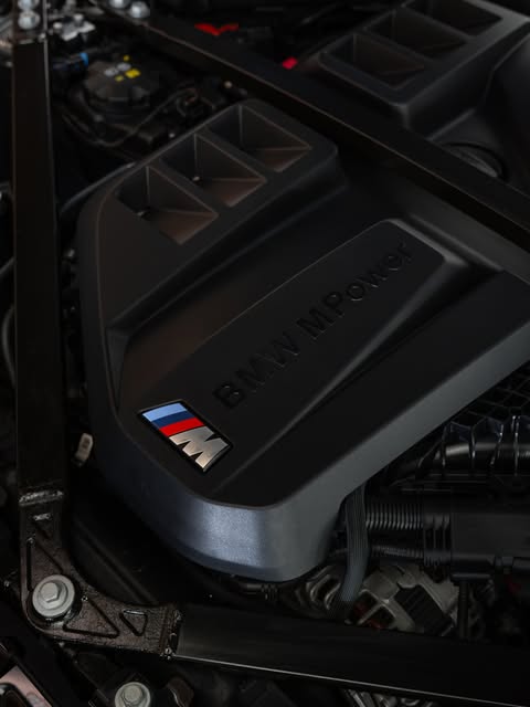 BMW M3 COMPETITION - Imagem 8