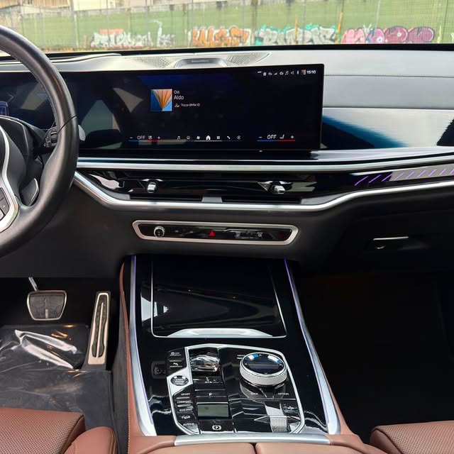 BMW X7 M60I - Imagem 8