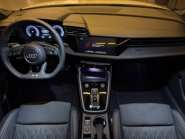 AUDI A3 PERFORMANCE BLACK - Imagem 11