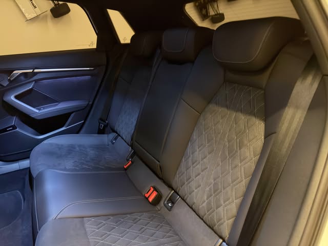 AUDI A3 PERFORMANCE BLACK - Imagem 9