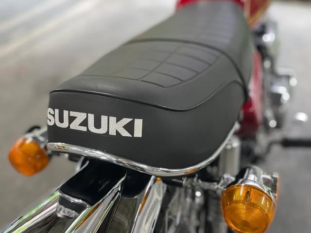SUZUKI GT 380 - Imagem 4