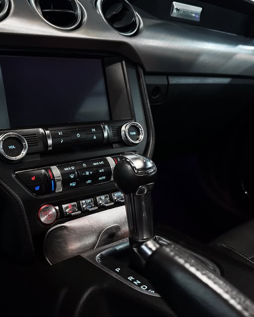 FORD MUSTANG GT - Imagem 7