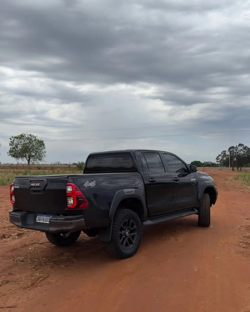 TOYOTA HILUX CONQUEST - Imagem 4