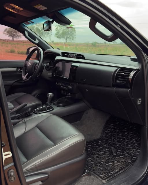 TOYOTA HILUX CONQUEST - Imagem 6