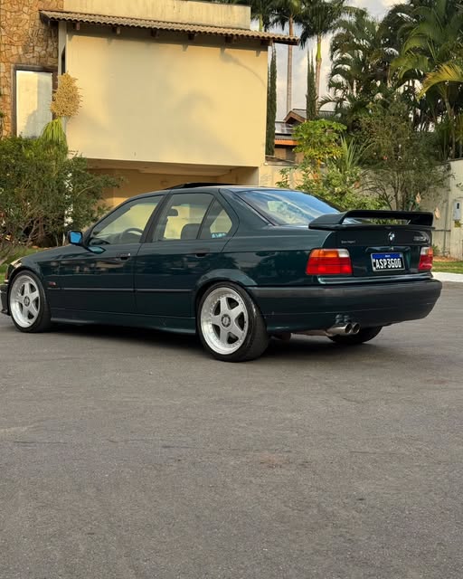BMW 320I - Imagem 9
