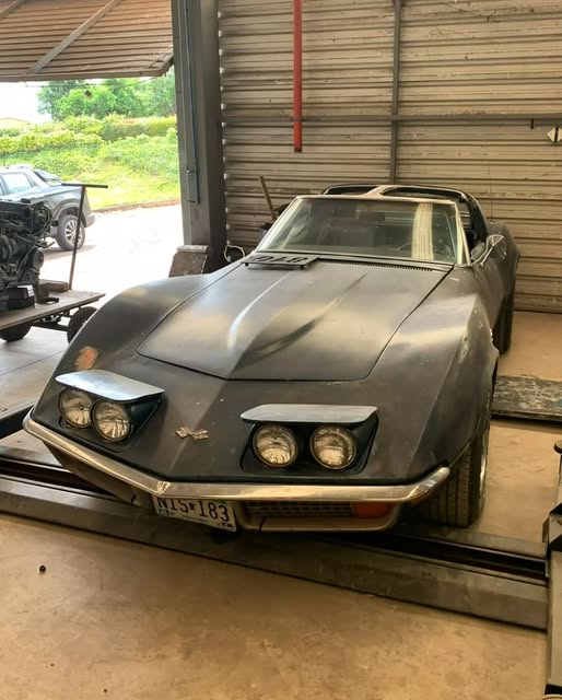 CHEVROLET CORVETTE STINGRAY C3 - Imagem 3