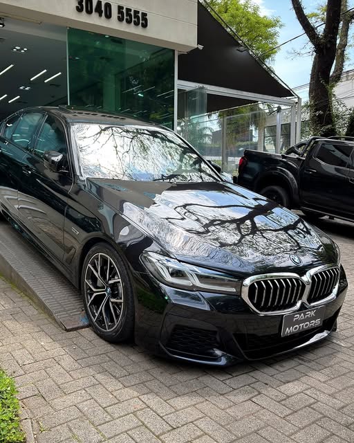 BMW 530E M SPORT - Imagem 4