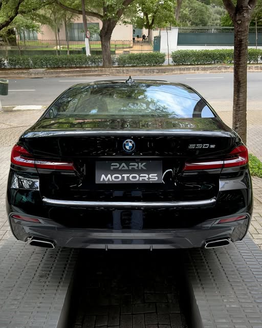 BMW 530E M SPORT - Imagem 6
