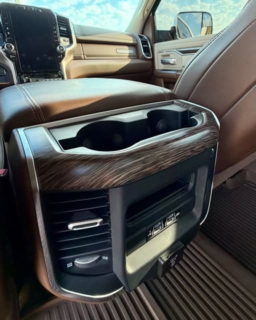 RAM 2500 LARAMIE - Imagem 8