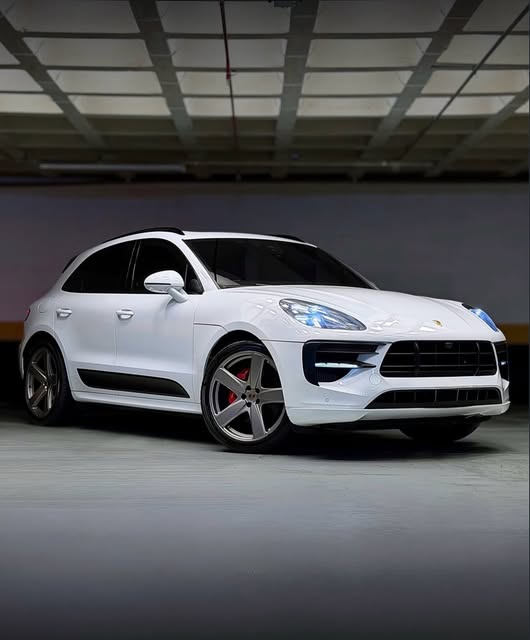 PORSCHE MACAN GTS - Imagem 1