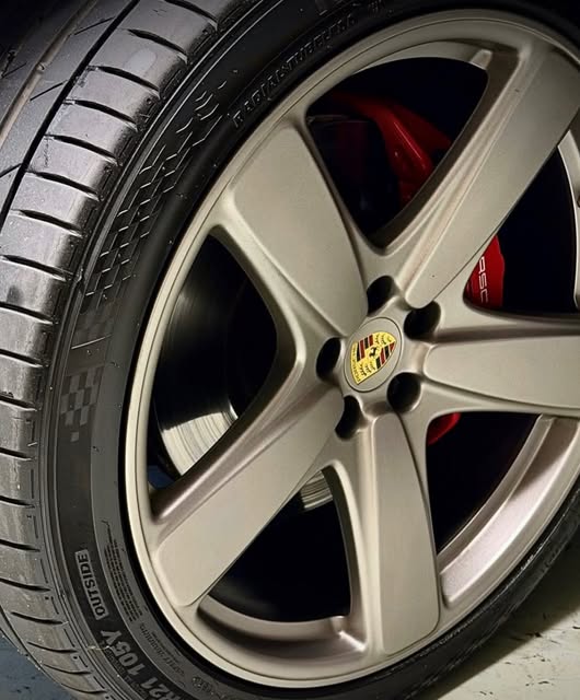 PORSCHE MACAN GTS - Imagem 10