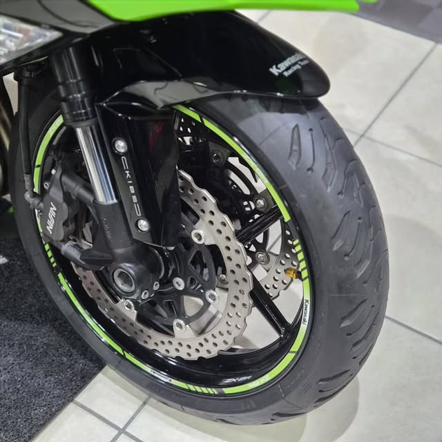KAWASAKI ZX636 - Imagem 12