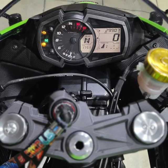 KAWASAKI ZX636 - Imagem 3