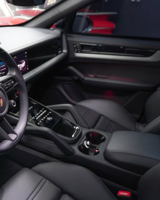 PORSCHE CAYENNE E-HYBRID COUPÉ AWD TIPTRONIC S - Imagem 5