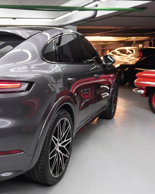 PORSCHE CAYENNE E-HYBRID COUPÉ AWD TIPTRONIC S - Imagem 8