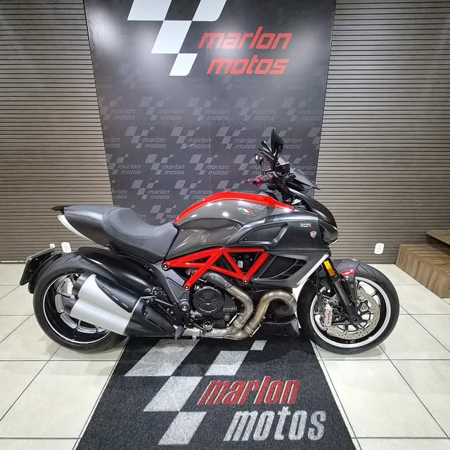 DUCATI DIAVEL CARBON LE - Imagem 1